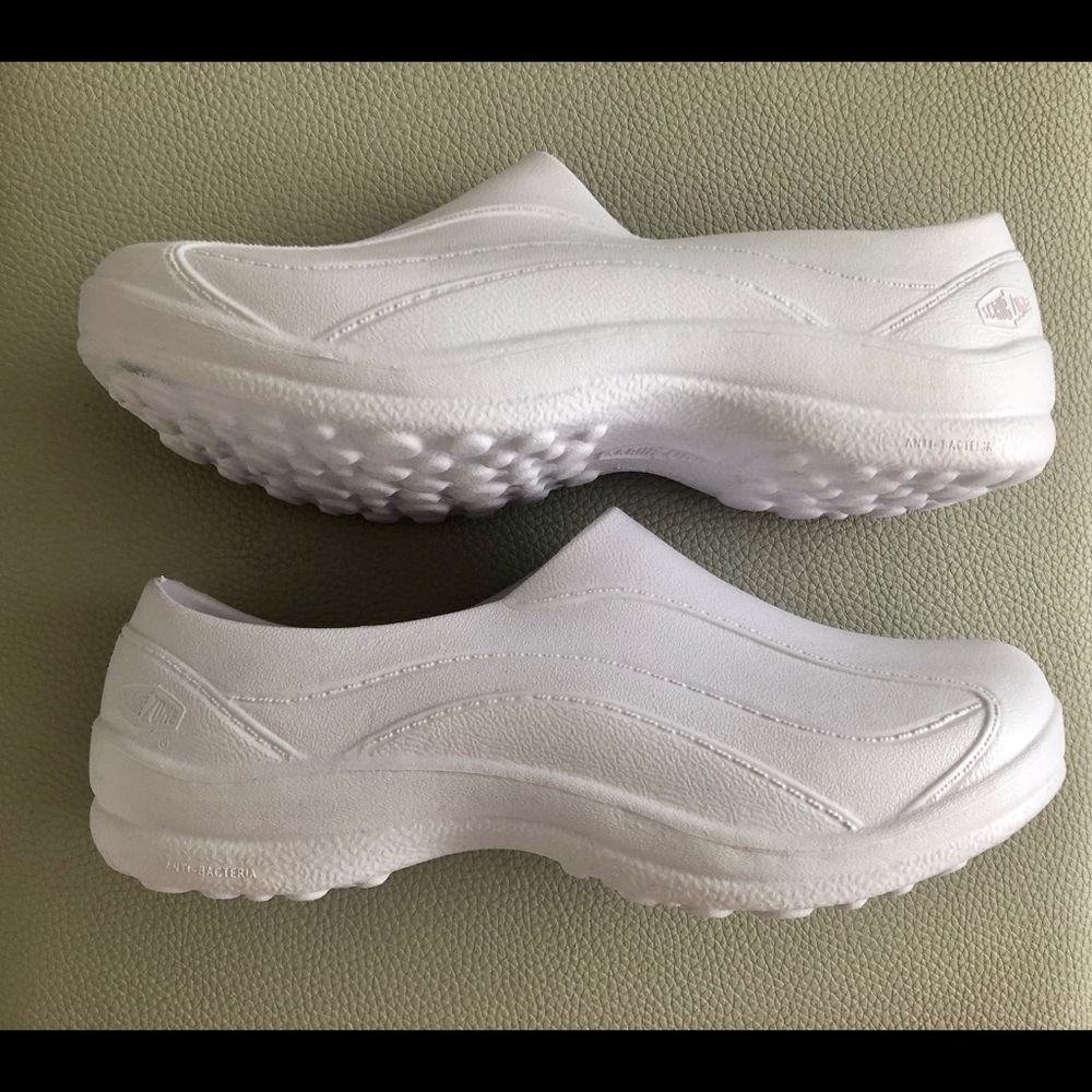 ScrubZone White Slip ons, Nursing Shoes